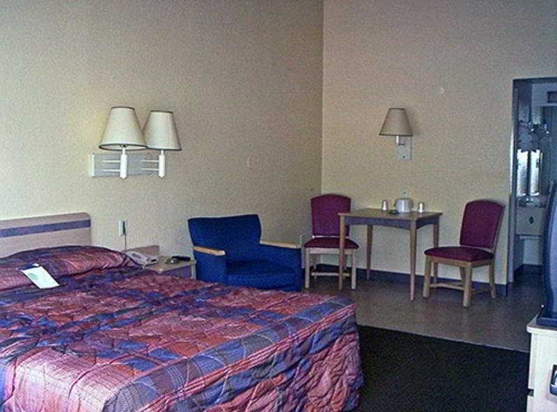 Super 8 by Wyndham Aberdeen Southern Pines Exterior foto